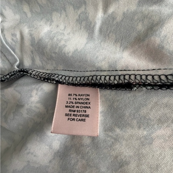 Philosophy Black Floral Blazer size S 3/4 sleeves NWOT zip front jacket - Picture 8 of 9